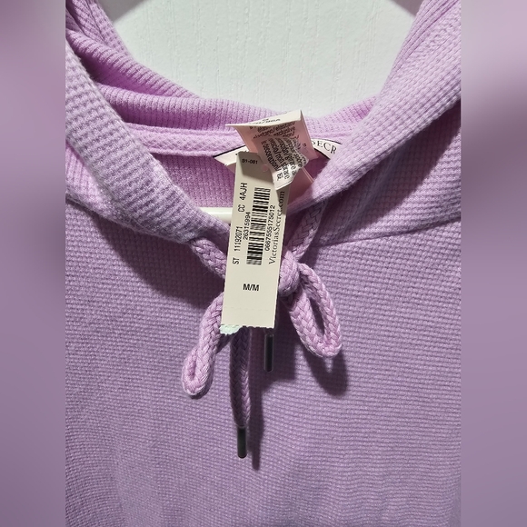 *NWT* Victoria Secret Lightweight Hooded Sweatshirt - Picture 4 of 6